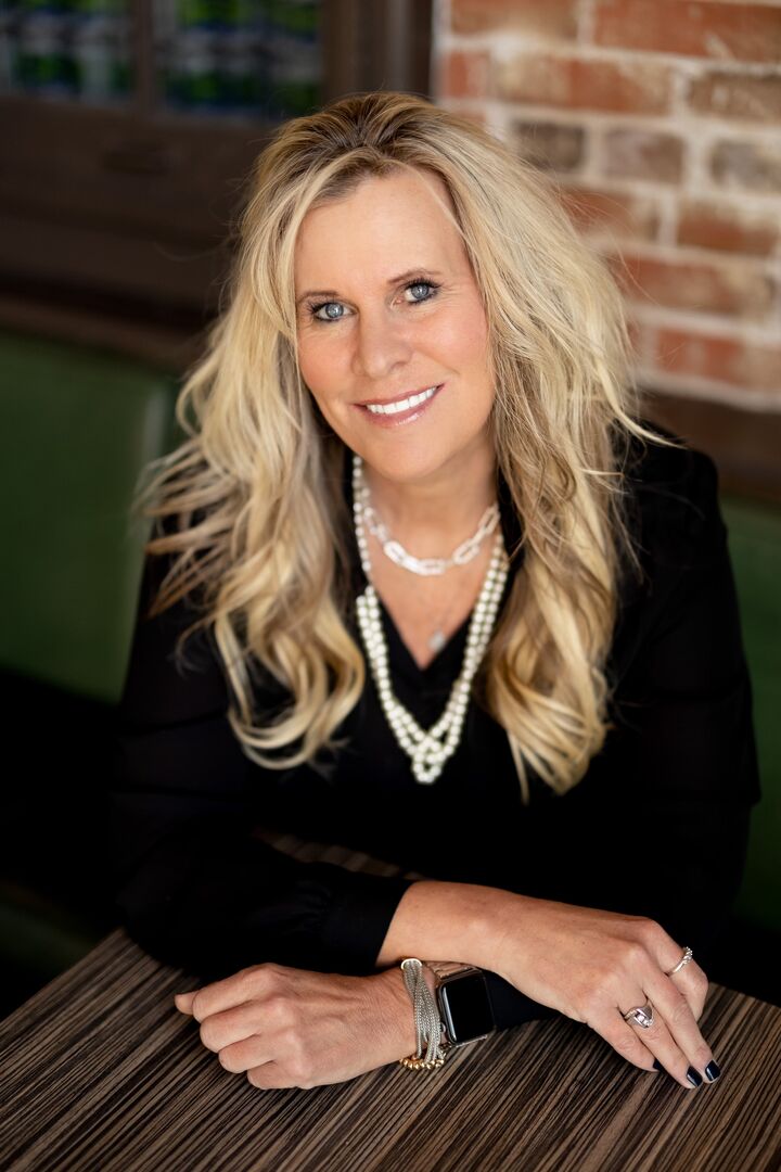 Lisa Carra, Real Estate Salesperson in Billings, The Brokers