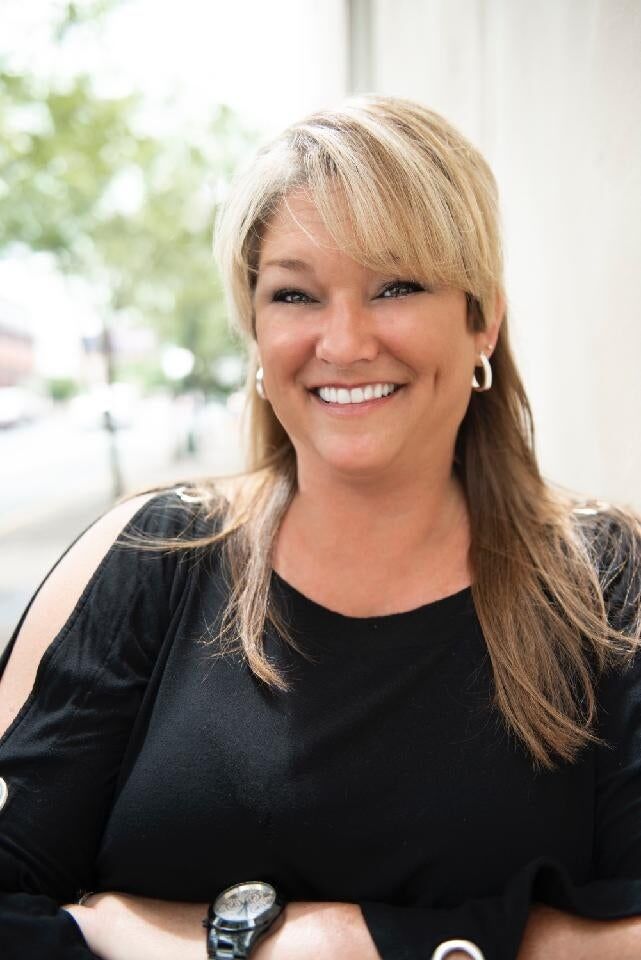 Suzanne Foster, Real Estate Salesperson in Shreveport, Elite