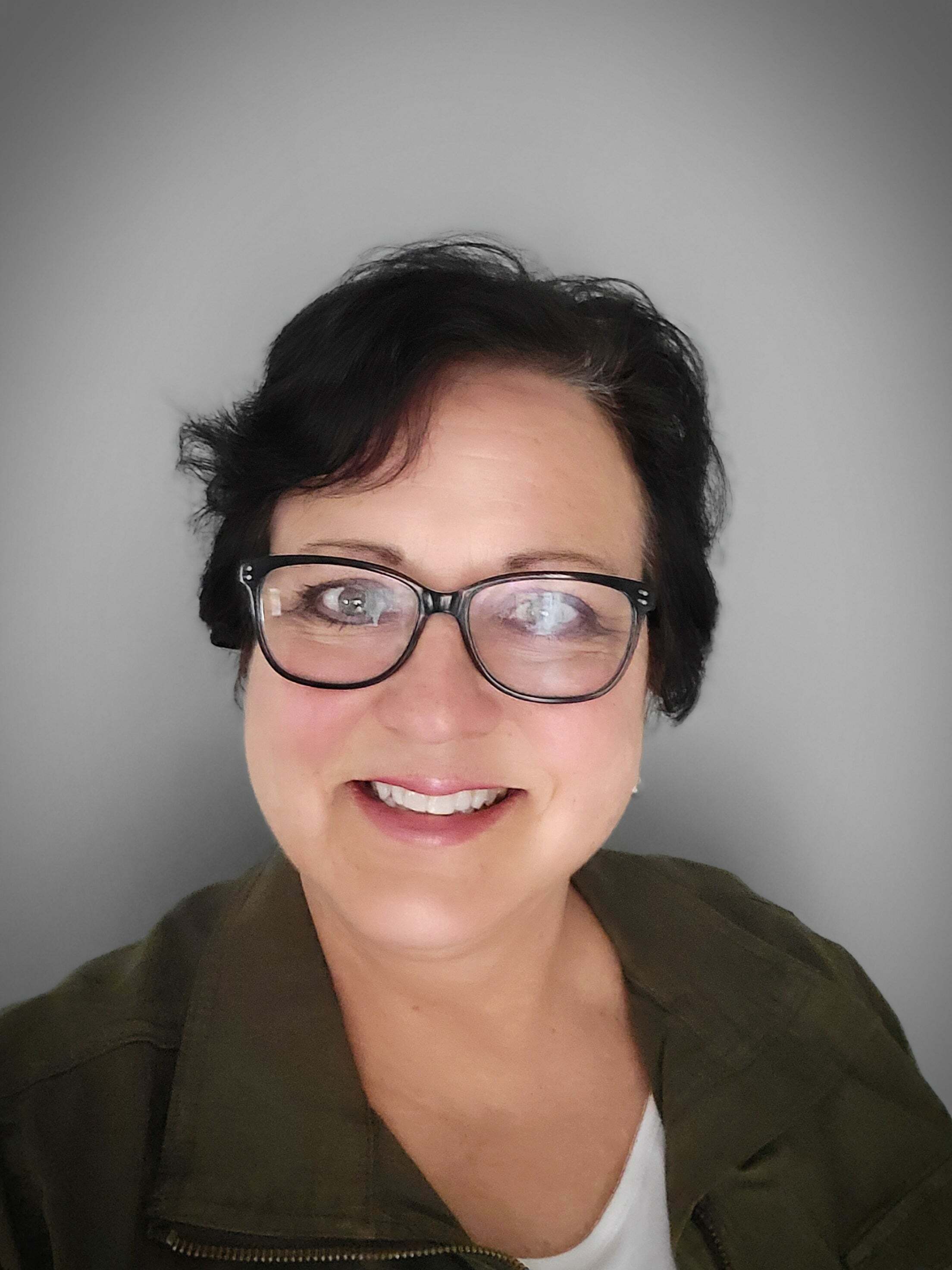 Julie Sullivan, Real Estate Salesperson in Fenton, Professionals