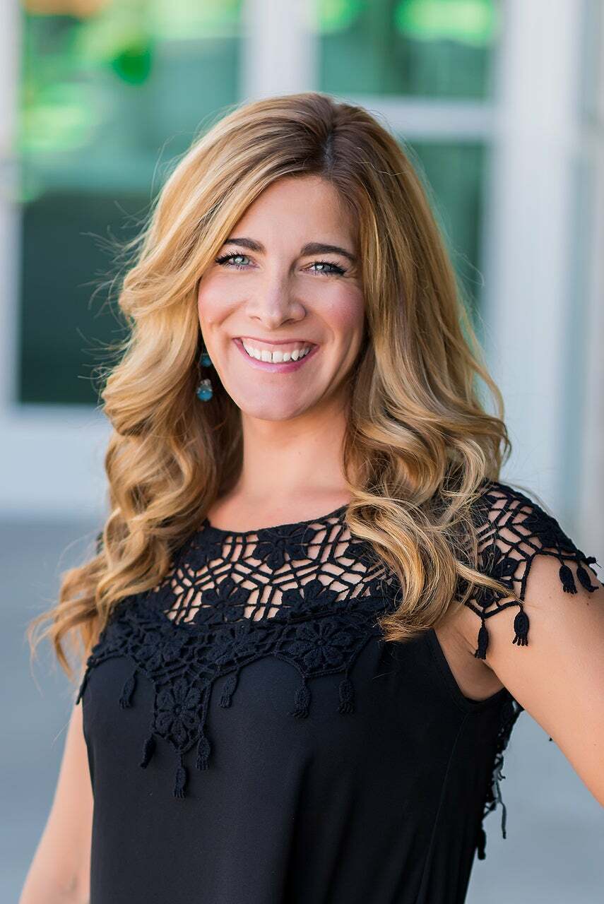 Jennifer Clark, Real Estate Broker in Kennewick, Tomlinson