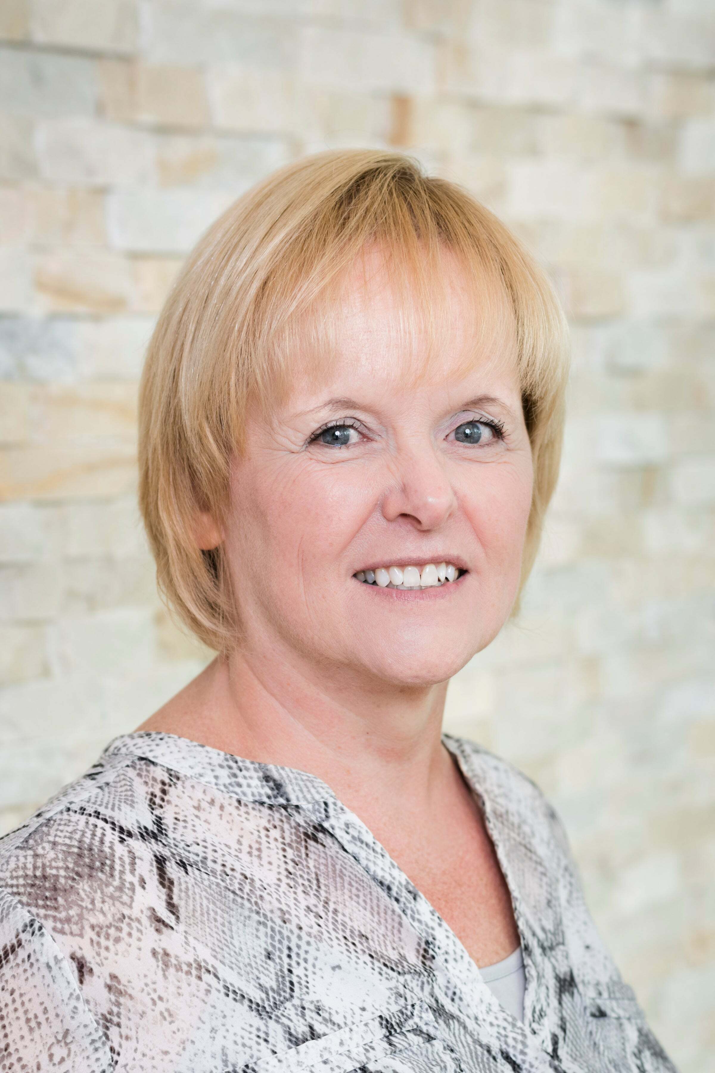 Karen Rossi, Sales Associate in Barrington, Mott & Chace Sotheby's International Realty