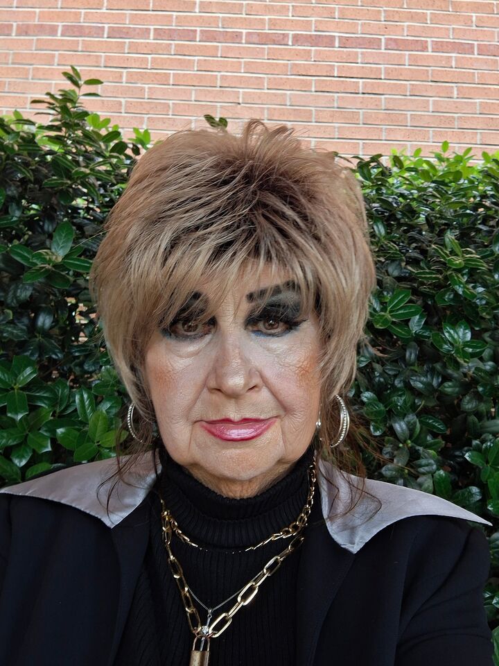 Mary Estein, Real Estate Salesperson in Las Vegas, Americana