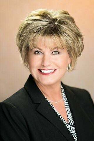Kelly Knight, Real Estate Salesperson in Plymouth, Professionals