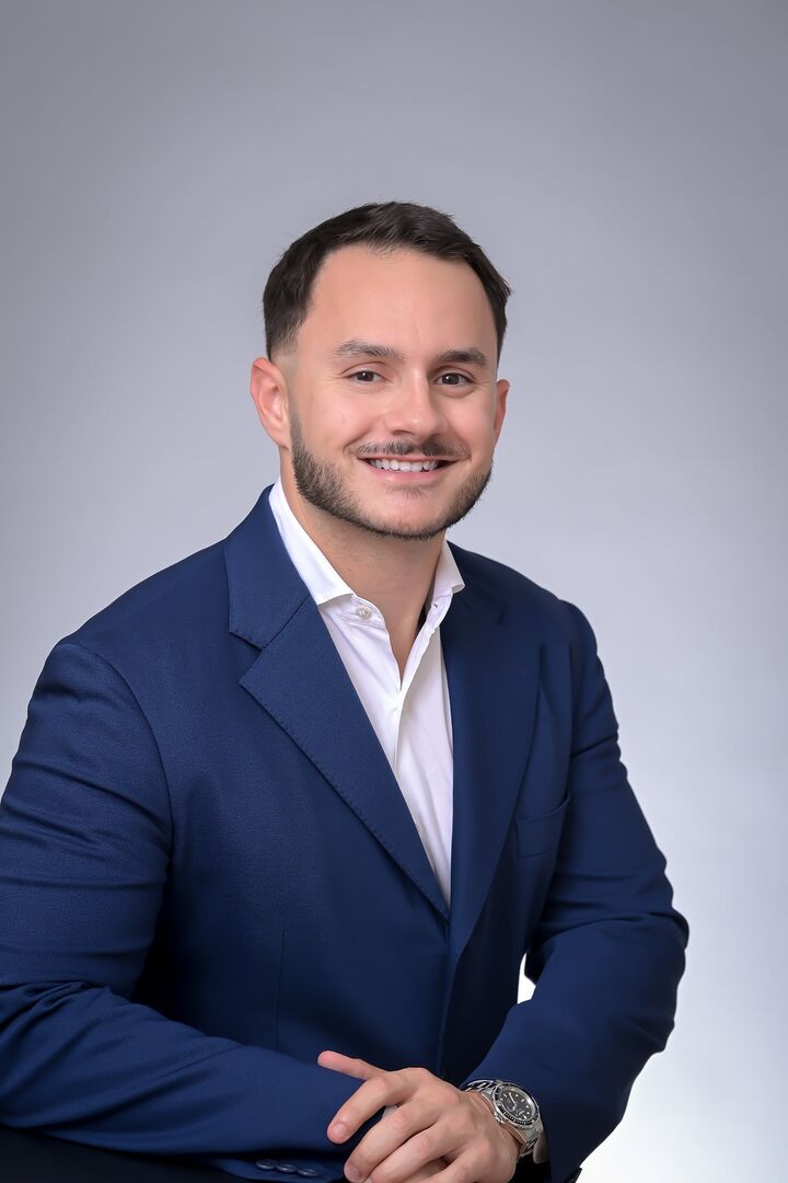 Luke Keal, Sales Associate in Vero Beach, Paradise