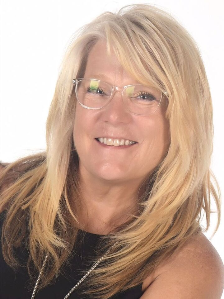 Lori Reavis, Associate Real Estate Broker in Roscoe, Affiliated