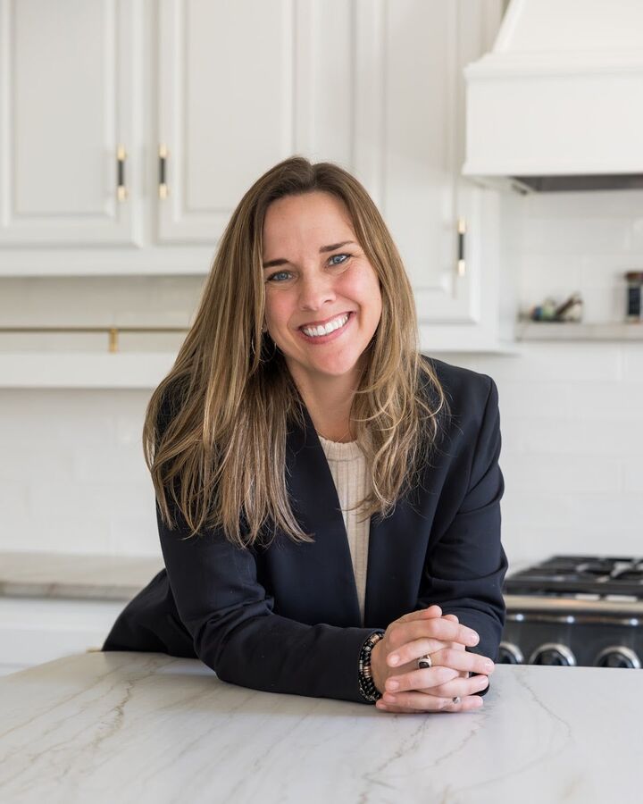 Jennie Deckert, Real Estate Broker in Carmel, Scheetz