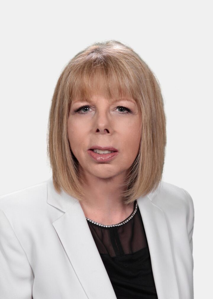 Rhonda Whitfield, Real Estate Salesperson in Visalia, Jordan-Link