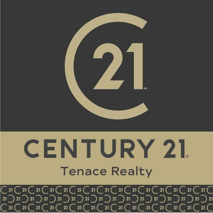 Carolina Castillo,  in Boynton Beach, Tenace Realty