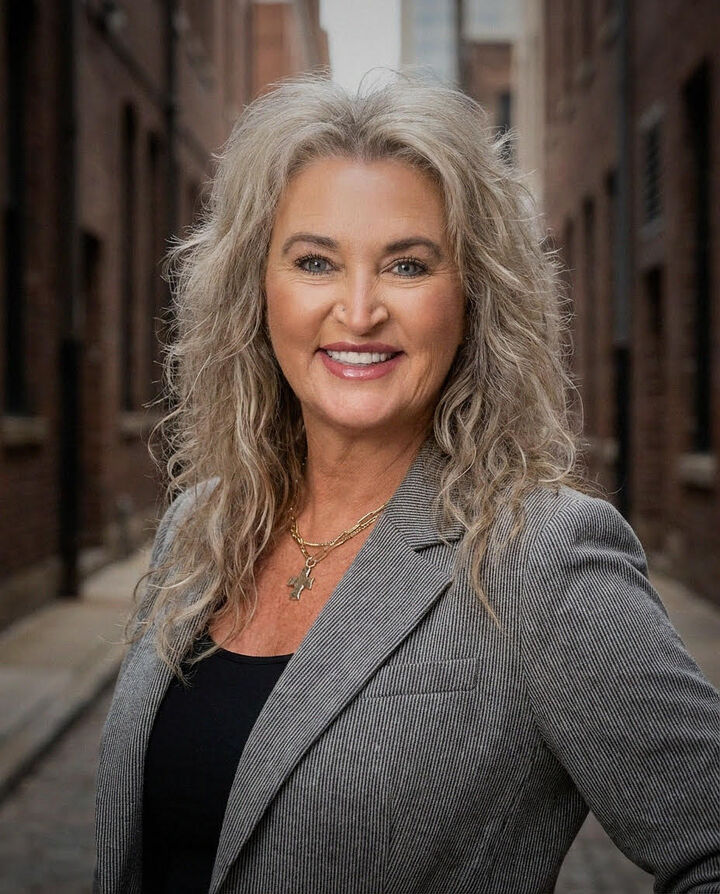 Jacqueline Wren,  in Canby, Realty Partners