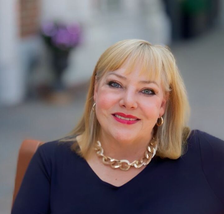 Priscilla McCarthy, Real Estate Salesperson in Grosse Pointe Farms, Professionals