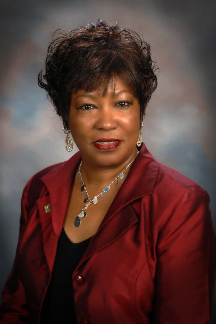 Geraldine Currie, Associate Real Estate Broker in Fayetteville, ERA Strother Real Estate