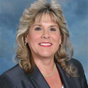 Linda Taylor, Real Estate Salesperson in Auburn, Select Real Estate, Inc.
