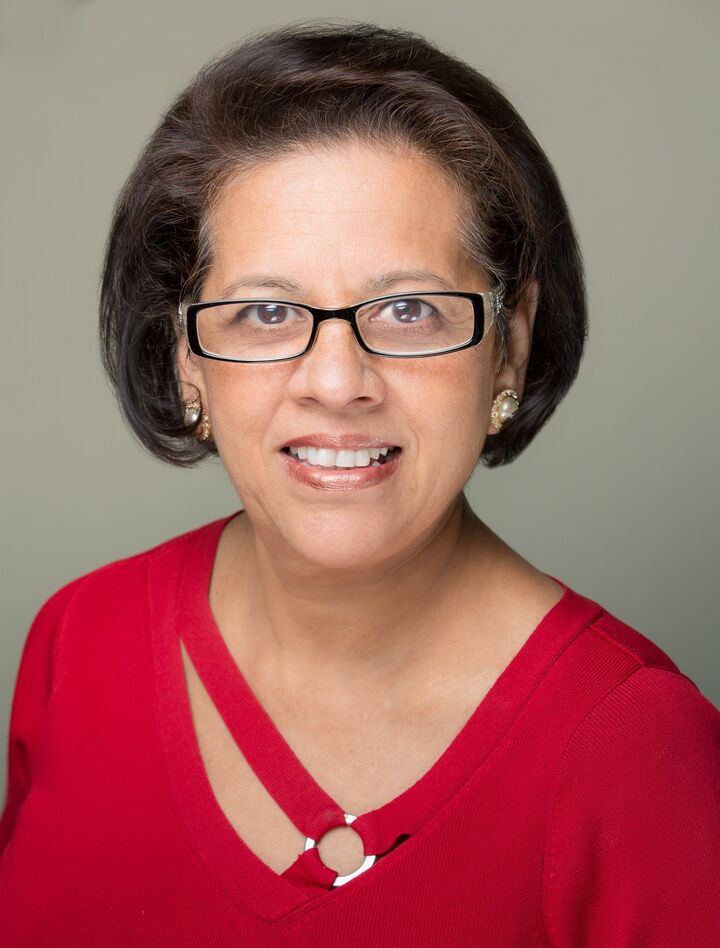 Meera Banta, Associate Real Estate Broker in Stamford, Shore & Country Properties