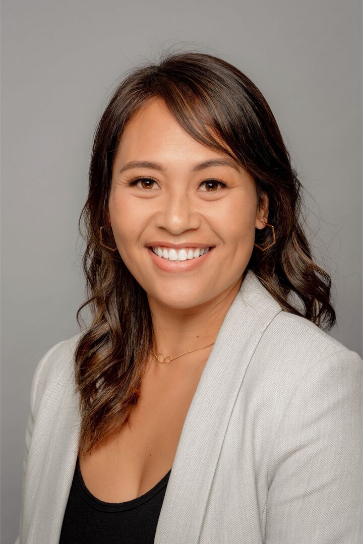 Colina Olarti, REALTOR® in Ewa Beach, Refined