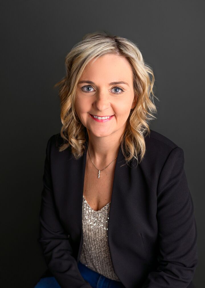 Cindy Backer, Sales Associate in Farmington, Hulsey