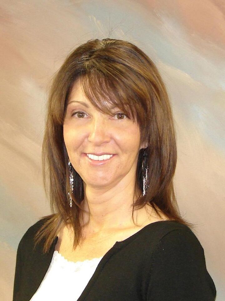 Kerri McClain, Real Estate Salesperson in Covina, Town & Country