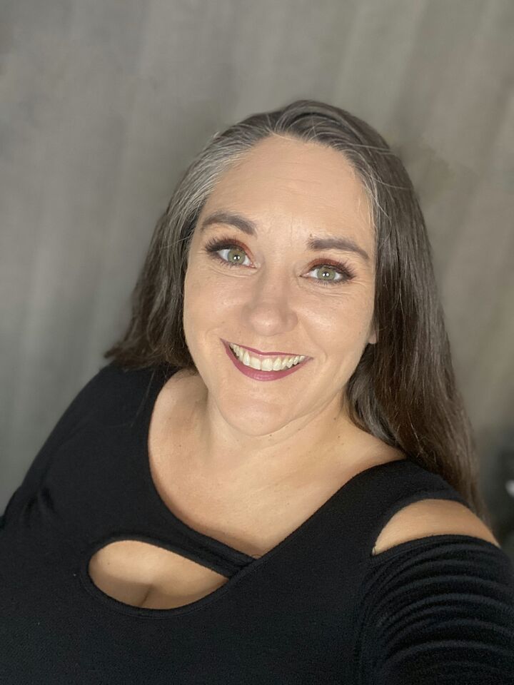 Erica Guelinas, Associate Real Estate Broker in Westchester, Circle