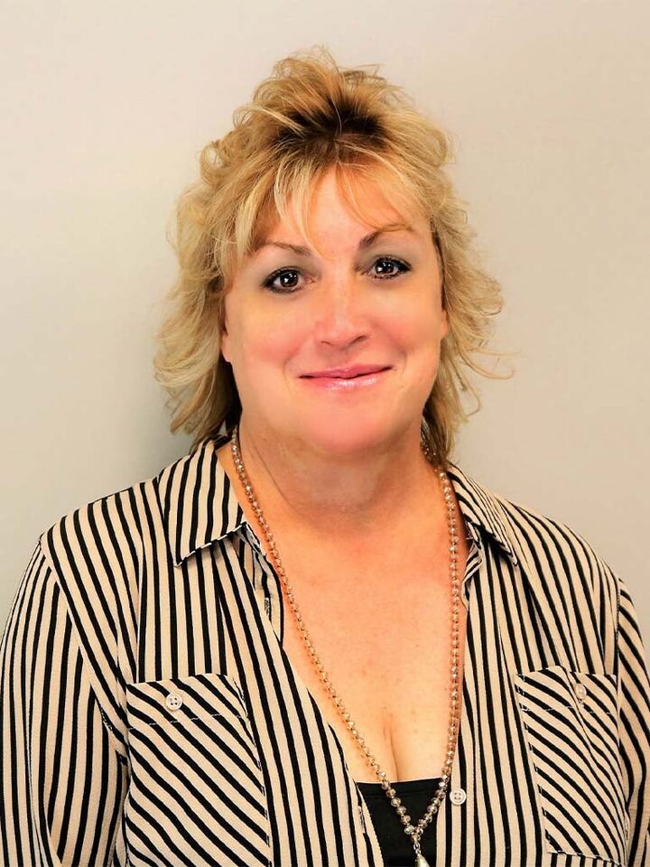 Terri Holladay, Real Estate Salesperson in Temecula, Affiliated