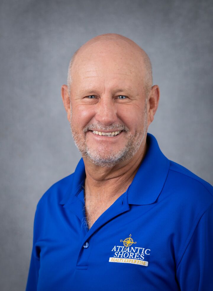 Richard Van Zyl,  in Vero Beach, Atlantic Shores Realty Expertise ERA Powered