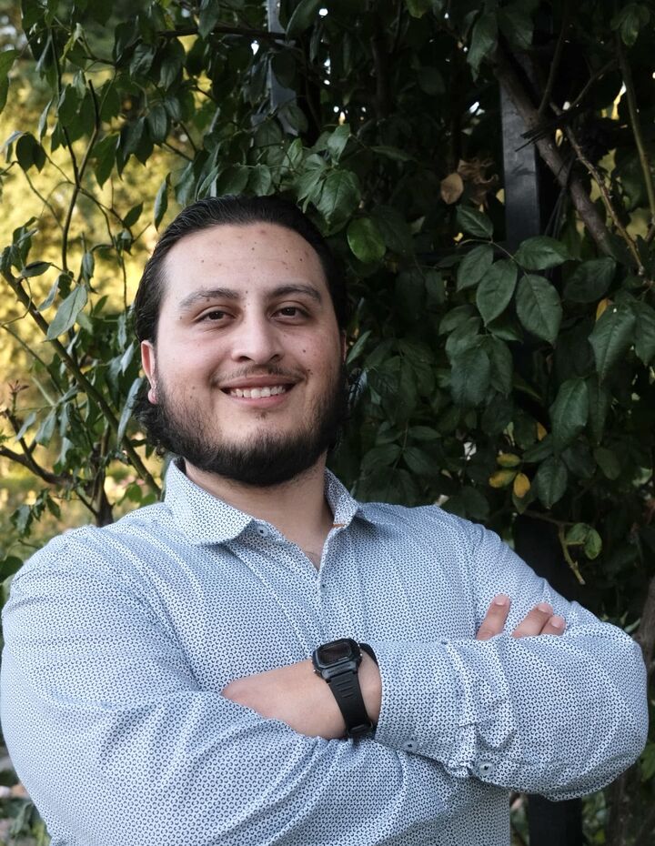 Miguel Guzman,  in Roseville, Windermere