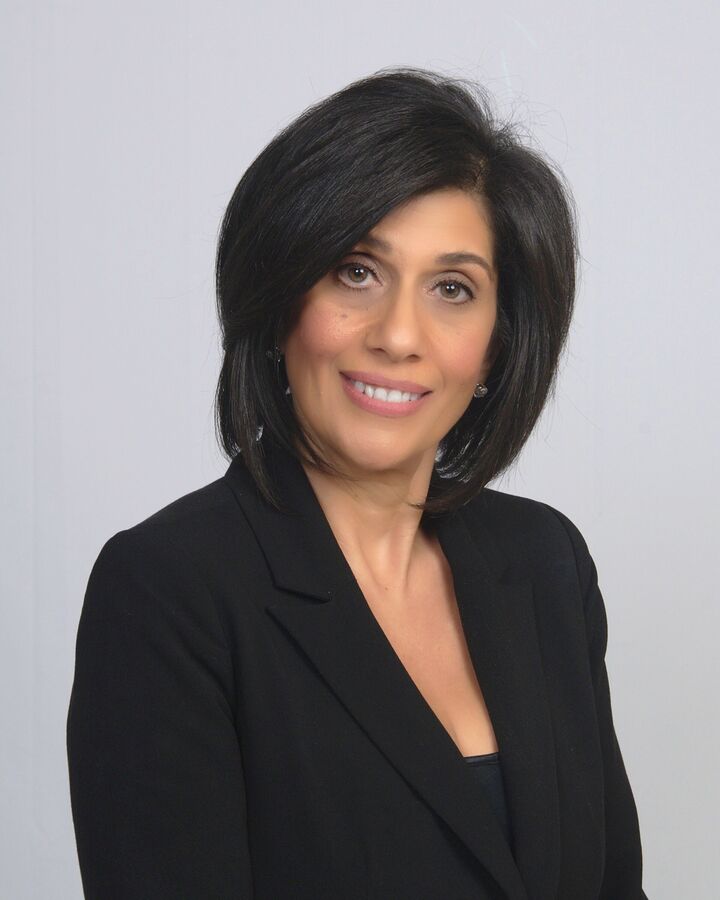 Linda Santuccio,  in Lyndhurst, Coccia Realty