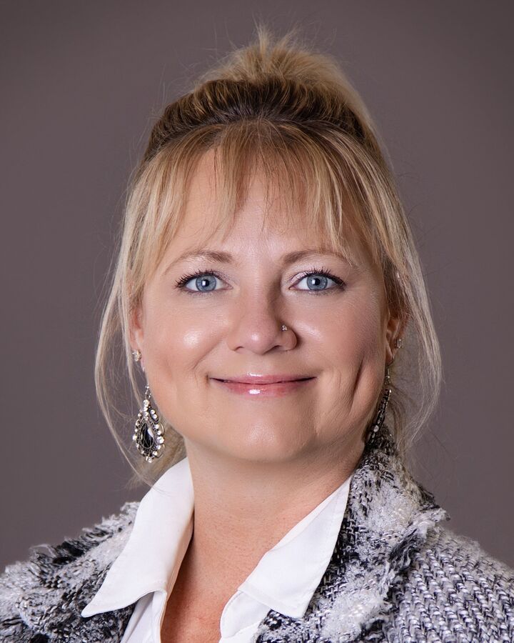 Lacey Mercer, Real Estate Broker in Greenwood, Scheetz