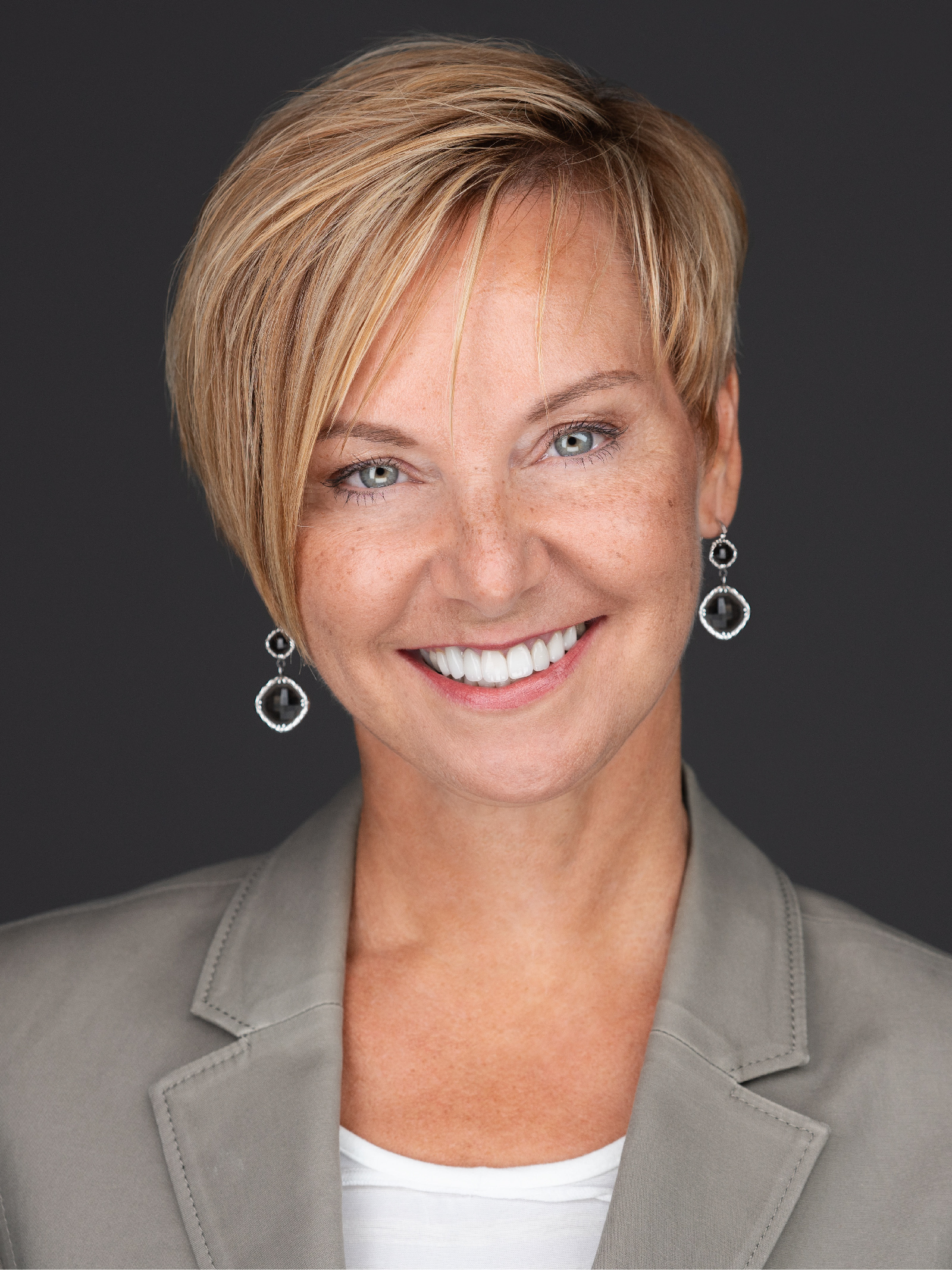 Anne Wolfe, REALTOR®, Personal Real Estate Corporation in Kelowna, CENTURY 21 Canada
