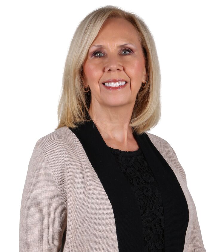 Carol Landis-Pierce, Real Estate Salesperson in Allentown, Hearthside