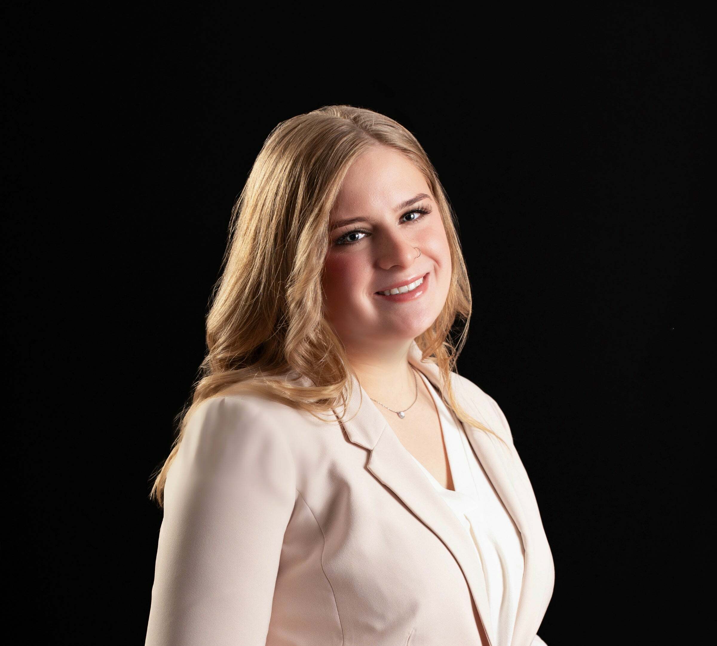 Elise Foster, Real Estate Salesperson in Minot, Morrison Realty