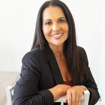 Kathy Bates, Affiliate Broker in Smithville, Town & Lake