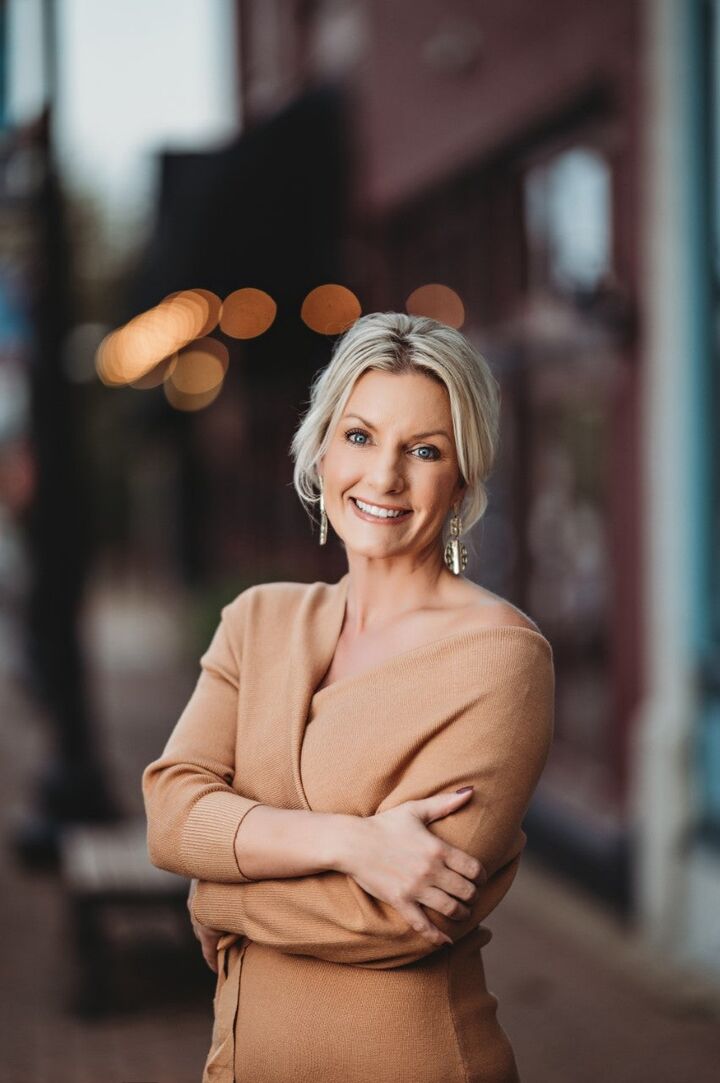 Brandie Wright, Sales Associate in Farmington, Hulsey