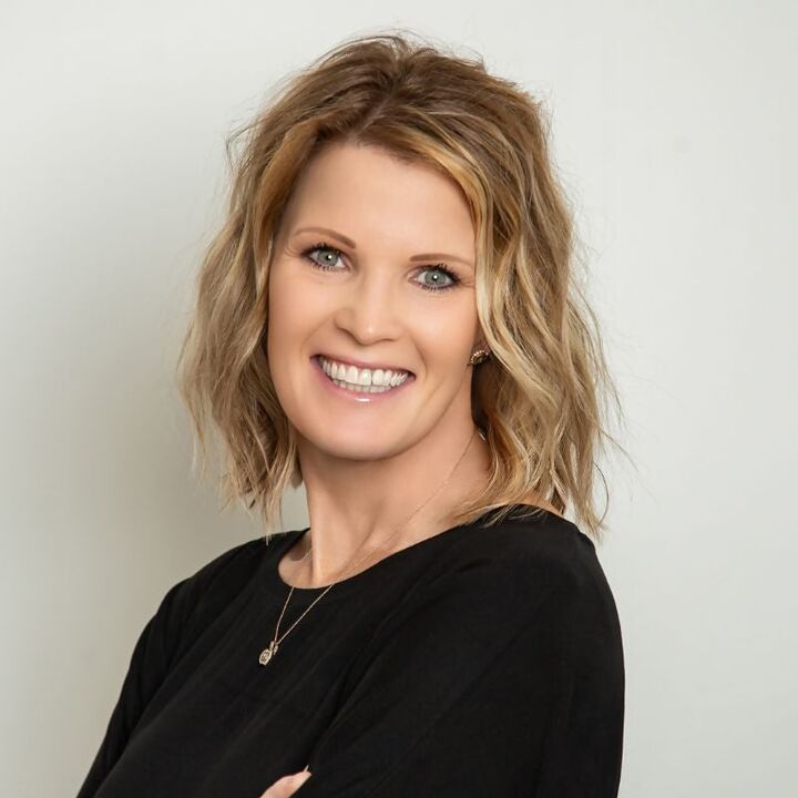 Lisa Renaud, Associate Real Estate Broker in Ames, Signature Real Estate