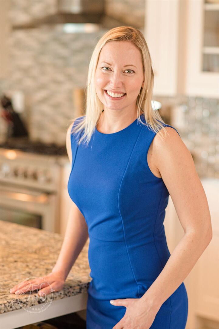 Laura Frantz, Real Estate Broker/Real Estate Salesperson in Punta Gorda, Sunstar Realty