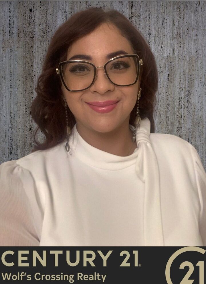 Yahaira Rivera, Real Estate Salesperson in Saint Cloud, Wolf's Crossing Realty