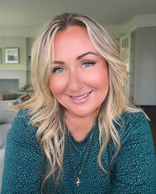 Michele Hallmark, Principal Broker in Newport, Professional Group