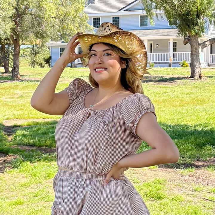 Mayra Soto,  in Riverside, Tower Agency