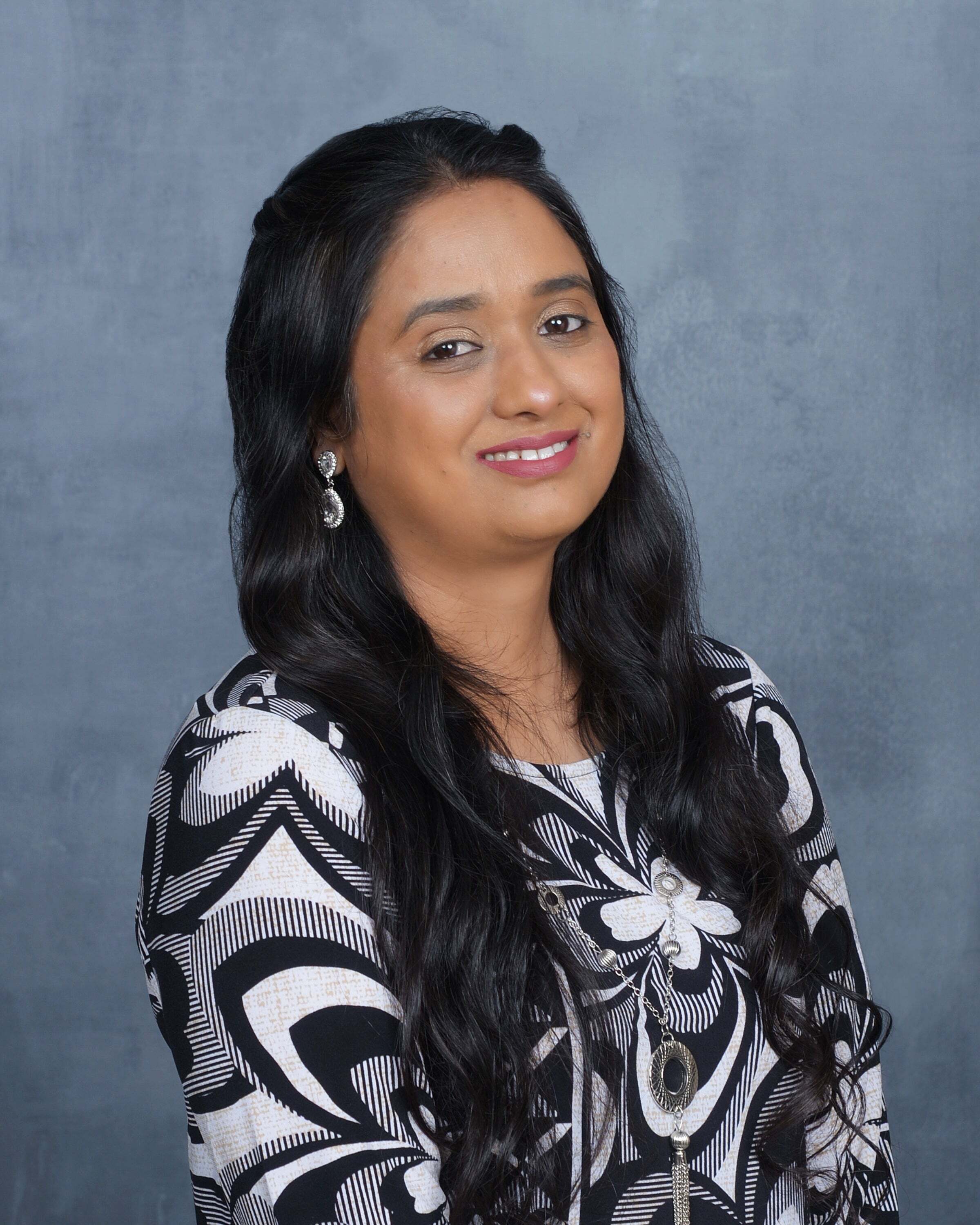 Surinder Chauhan, Real Estate Salesperson in Midland, Signature Realty