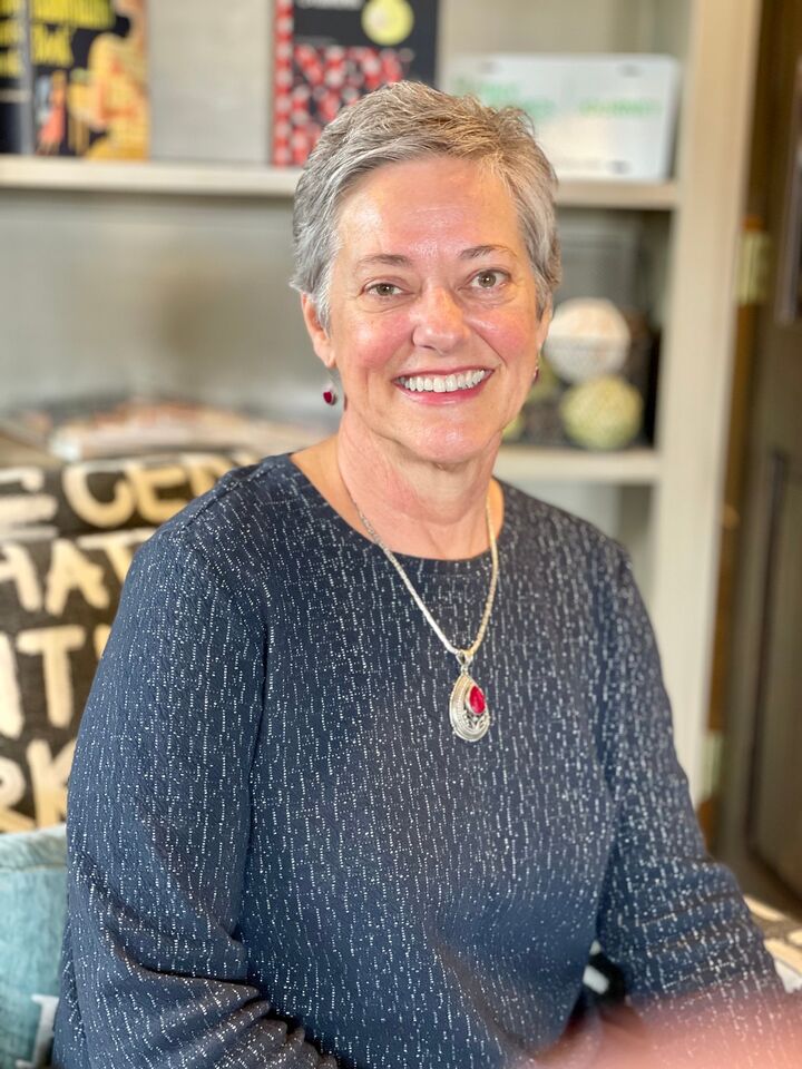 Marion Aust, Real Estate Broker/Owner in Edmond, Paramount