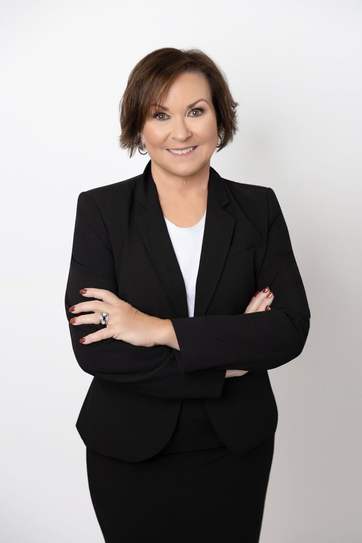 Susan Jesse, Associate Real Estate Broker in Camdenton, Lake Realty