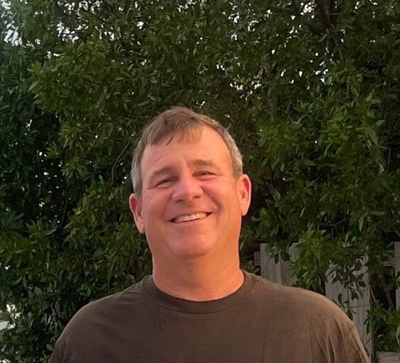 Kevin Guy,  in Big Pine Key, Circle