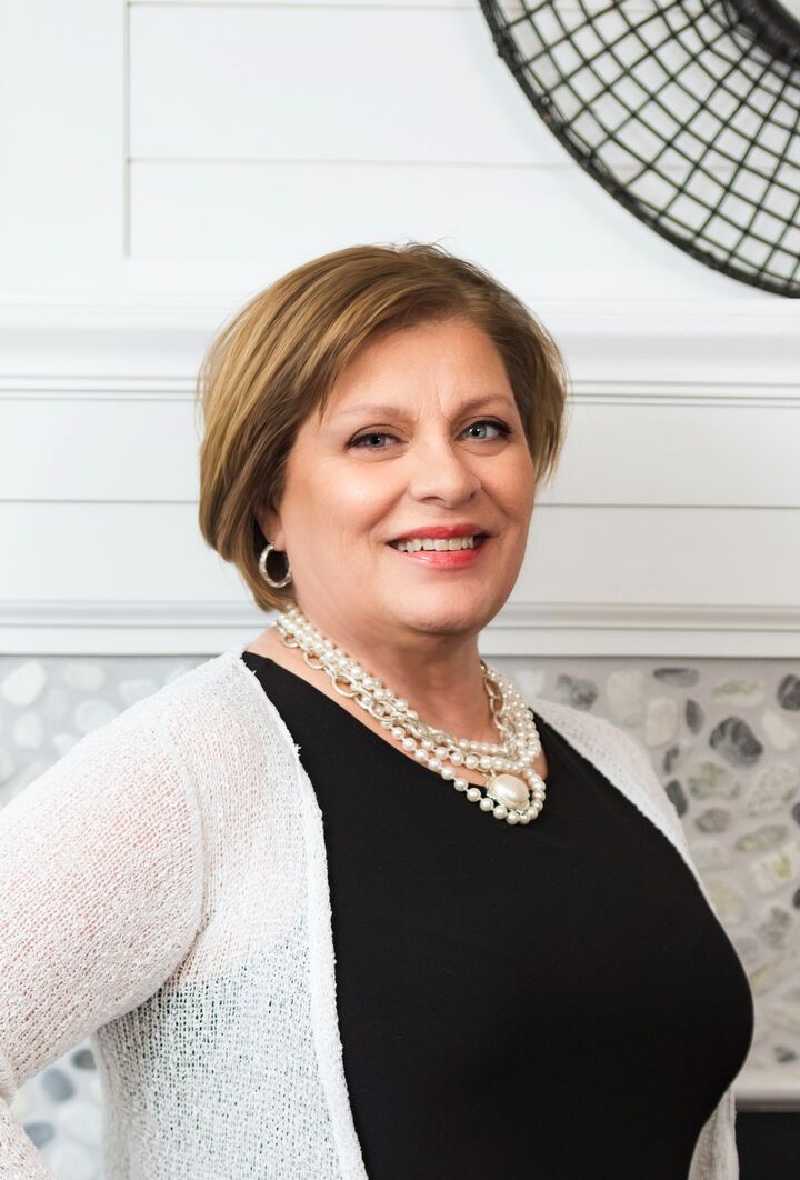 Karen Hoemeke, Real Estate Salesperson in Saint Louis, Premier Group