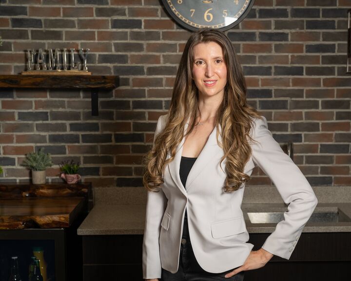 Linda Gonzalez,  in Woodbury, Realty Connect