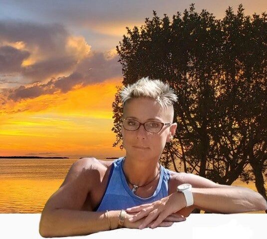 Lynn Slyman,  in Big Pine Key, Circle