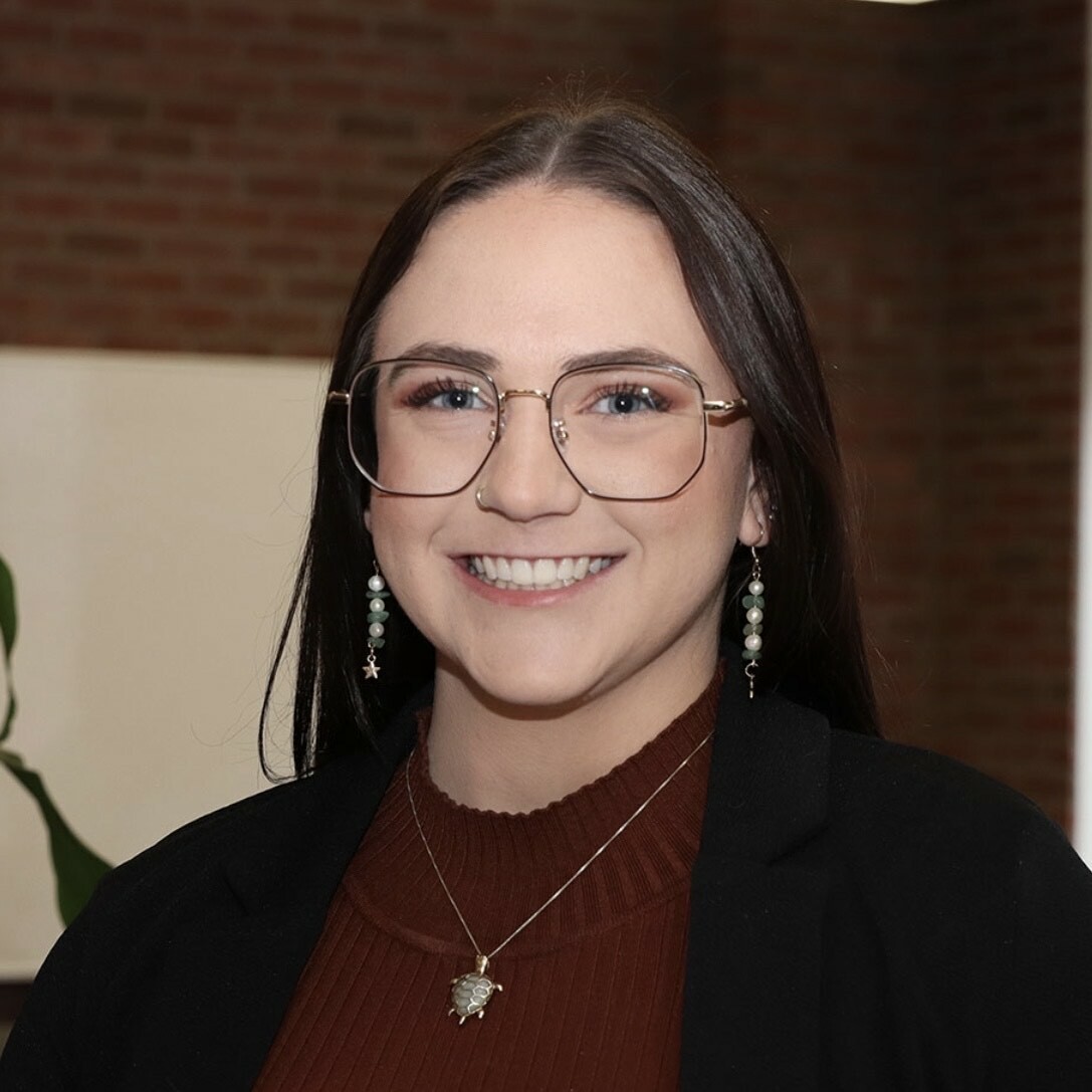 Kenadie Dagenais,  in Escanaba, Schmidt Realtors