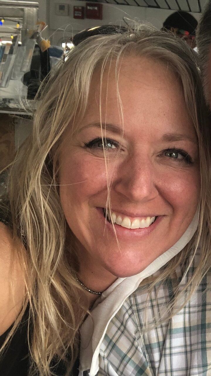 Jodi Thompson,  in Saint Joseph, Anchor