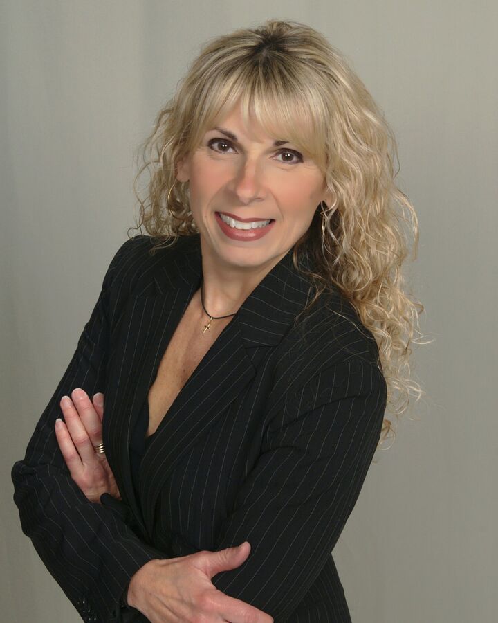 Pamela Luiz, Real Estate Salesperson in Taunton, Realty Network