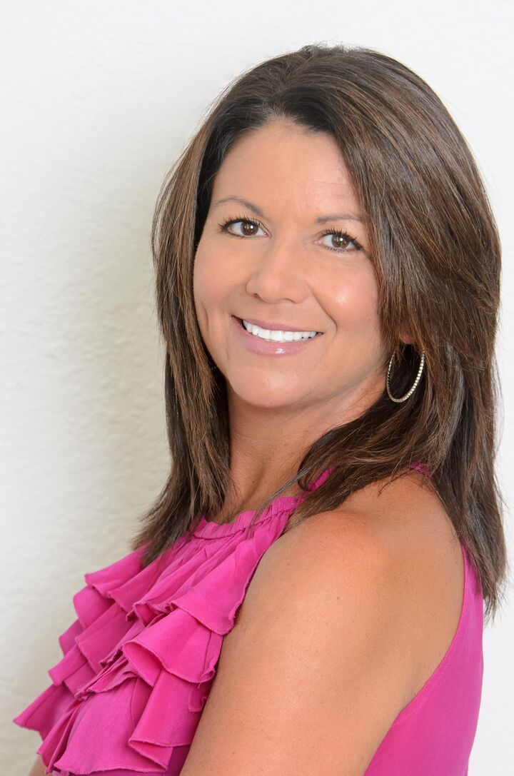 Lori Lahart, Real Estate Salesperson in Zephyrhills, Bill Nye Realty, Inc.