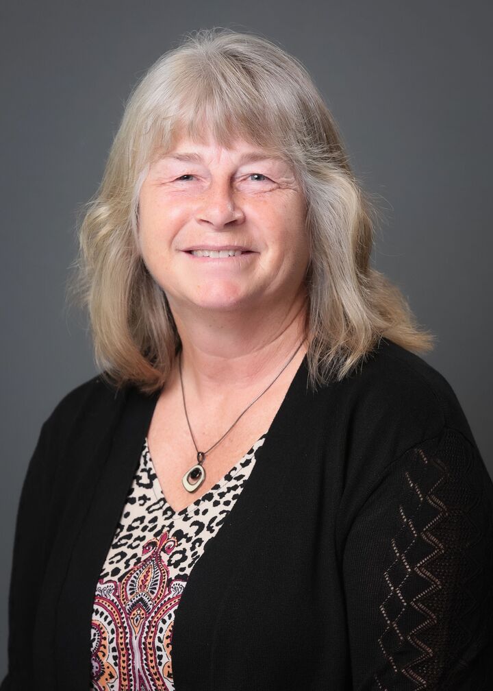 Jackie Johnson, Sales Associate in Fargo, Advantage One