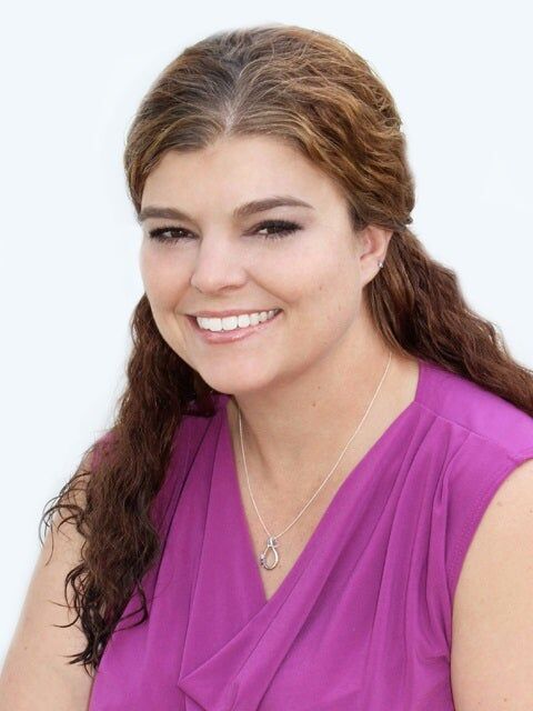 Mandy Lux, Real Estate Salesperson in Janesville, Affiliated