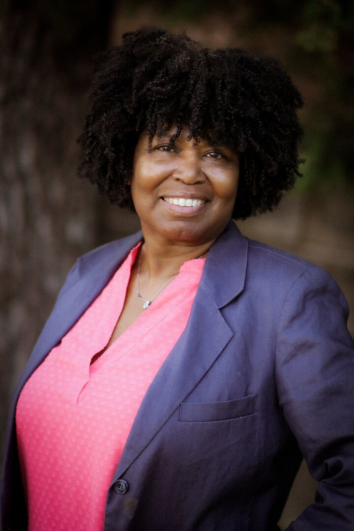 Yolanda Hampton, Real Estate Broker in Fort Mill, Paracle